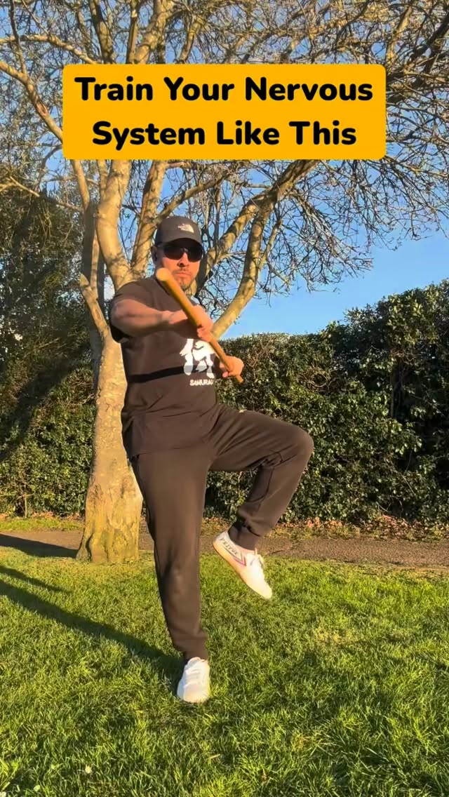 Most people think balance is just about standing still.
But real balance is dynamic.
It’s the ability to adapt, adjust, and respond in real time.
In this movement, standing on one leg creates instability through the system.
The foot, ankle, and hip have to constantly communicate to maintain alignment.
When I move the stick, I’m adding a disturbance.
Now the nervous system has to react instantly.
The fascia helps transmit that tension across the body, keeping everything connected.
This is proprioception.
Not just balance…
but awareness and control under movement.
👉 Not rigid
👉 Not fixed
👉 But responsive
This is what grounded training looks like.
#balance #proprioception #movementtraining #fascia #nervoussystem