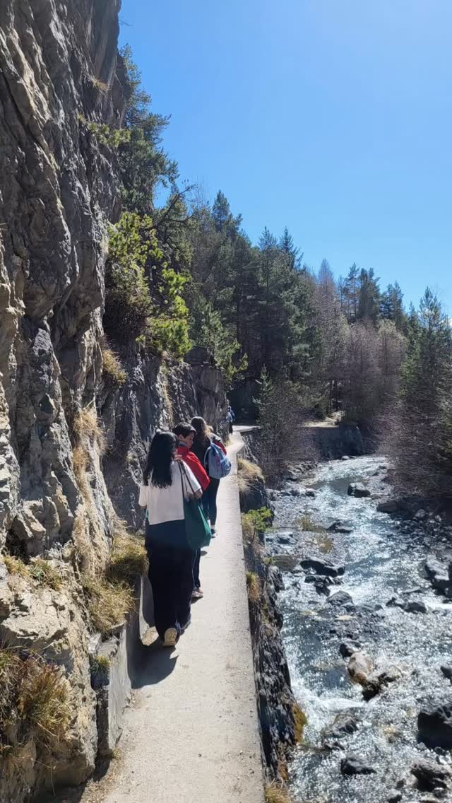 Break day and everyone had a great time hiking and discovering the natural hot springs before an Easter egg hunt!
#spsrc
#skiracing
#santacaterinavalfurva