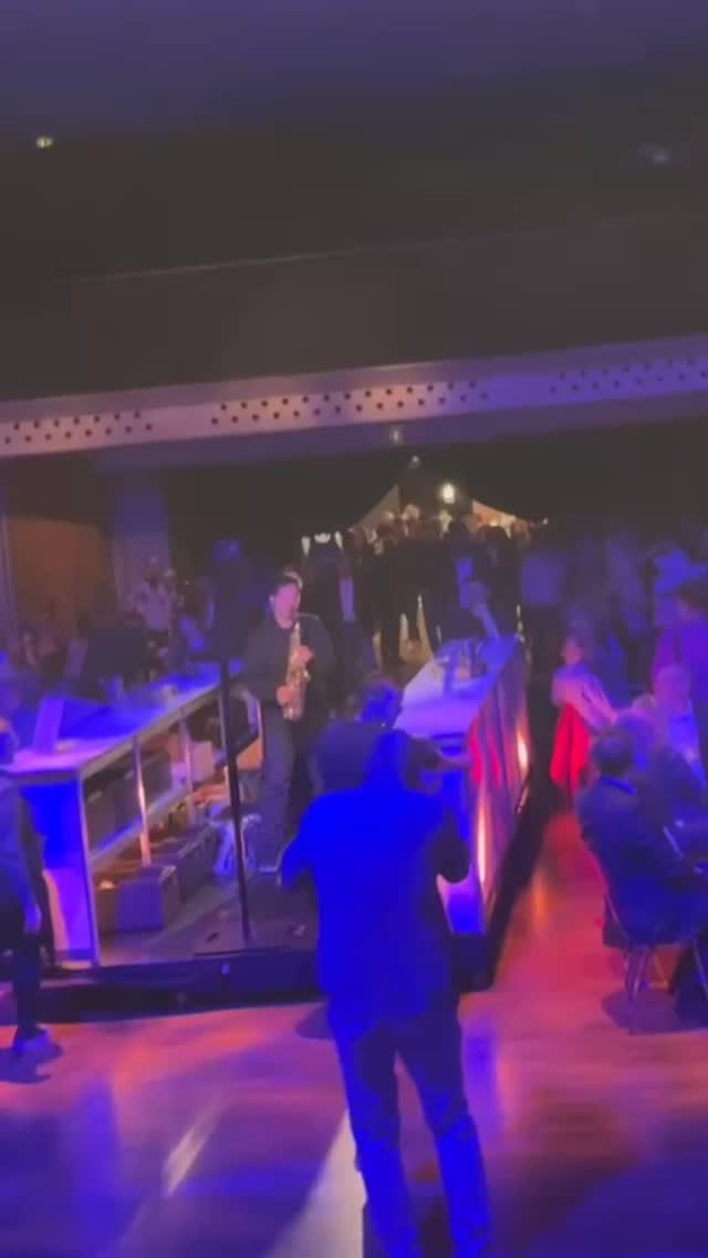 Stiftungsgala in der @stadthallelimburg 💃🤵♂️
Am Donnerstag waren wir zur Stiftungsgala der @max_stillger_stiftung in Limburg an der Lahn 🏞️🥂
#hello #limburg #stiftung #gala #event