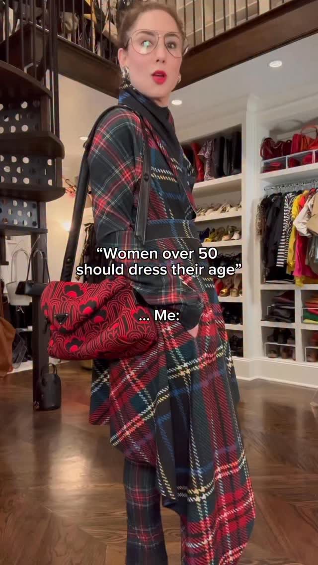 They say women over 50 should “dress their age.” But what does that even mean?
Less color? Less fun? Less personality?
Just so everyone can hear it from me, style gets better with age. You know what you love, what makes you feel confident, and what makes you walk a little taller.
So if dressing your age means dressing with confidence, joy, and absolutely no rules… then I suppose I’m doing it perfectly.