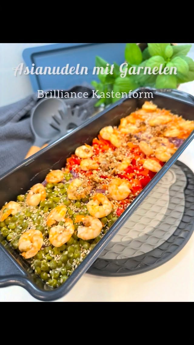 Magst du auch so gerne die Asiatische Küche? Heute gibt’s bei mir Asianudeln mit Garnelen 🍤 und das easypeasy aus der Antihaft Brilliance Kastenform und aus dem Backofen. So geht leckere und schnelle Küche.
Liebe Grüße
Eure Martina
#pamperedchef #pamperedchefdeutschland #asianudeln #antihaftbrillianceform