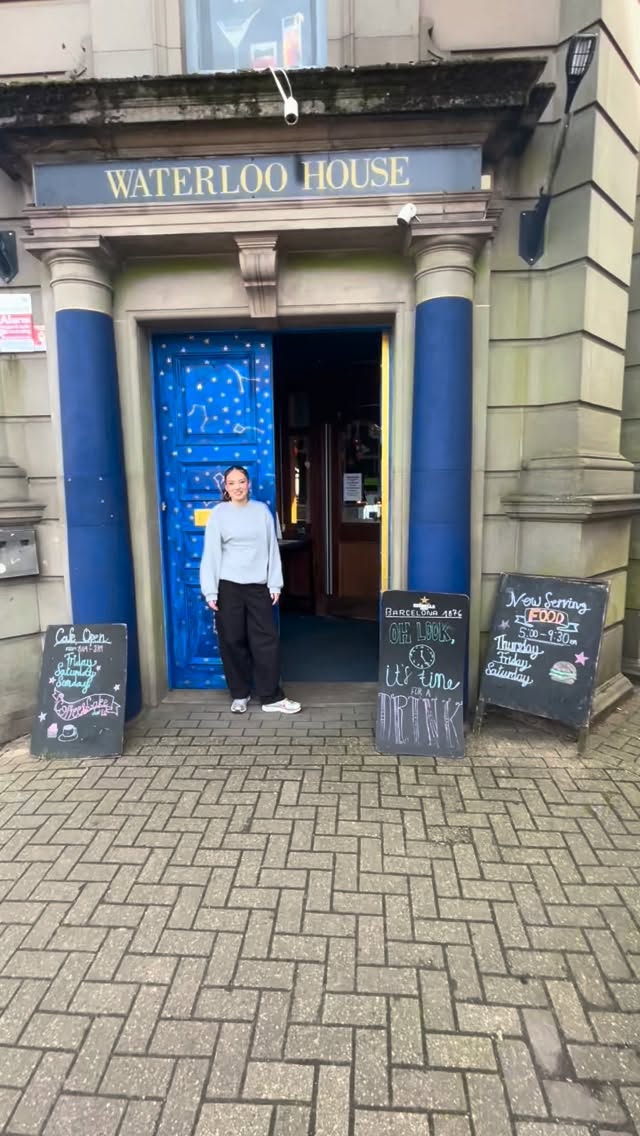 Open from 8am- midnight tonight! Cafe from 9.30am-2.30pm and burgers from 5-9.30pm! #waterloohouse #nailsworth #barlife #openingtimes #comeonin