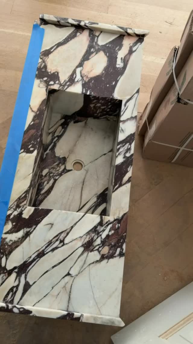 Commonwealth Ave project coming along! Some stunning shots from our recent site visit!
@quality_stone_marble
#luxuryinteriors #luxuryhomes #bostonhomes #designbuild #interiordesign