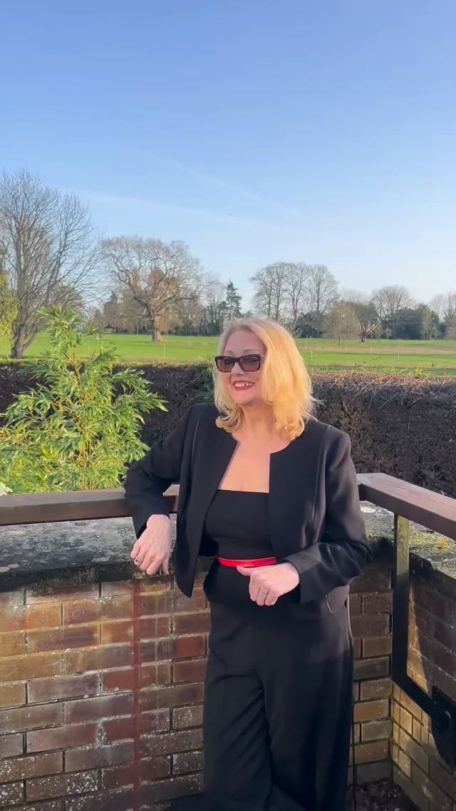 A special moment with Sally at the awards
Winning is one thing… but recognising the people behind it is everything. None of this would be possible without our incredible team 💫
We’re so excited to also be launching our digital workbooks very soon giving you the tools to create lasting change at home, your way.
At Declutter Me, we do things differently…
No pressure, no judgement just realistic, supportive decluttering that actually works and we promise to make it fun along the way
#decluttering #organise #prestigeawards #professionalorganiser #organisation