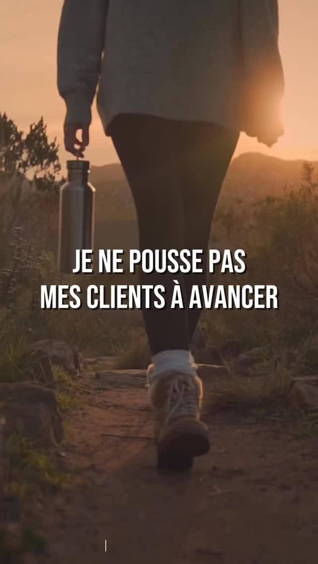 Tu peux avancer vite.
Mais ça ne veut pas dire que ça va tenir.
On confond souvent mouvement et transformation.
Se motiver.
Se pousser.
Se forcer.
Ça donne l’impression d’avancer.
Mais sans sécurité intérieure, ça s’effondre tôt ou tard.
Moi, je ne pousse pas.
J’aide à construire quelque chose
qui tient vraiment.
💁🏻♀️ Et toi… tu avances vite ou tu avances solidement ?
#securiteinterieure
#confianceensoi
#epanouissementpersonnel
#transformationdurable
#coachdevie