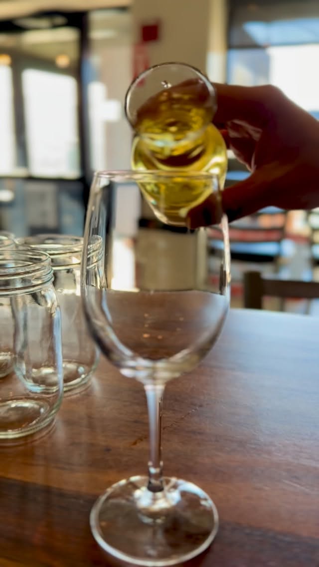 It’s the little things that bring you joy ✨ Discover beautiful moments at Cook 👨🏻🍳 If you havent made reservations for Easter yet, there’s still time to gather around our table!
#cookneedham #cookrestaurant #easterbrunch #neighborhoodgem #needhamma