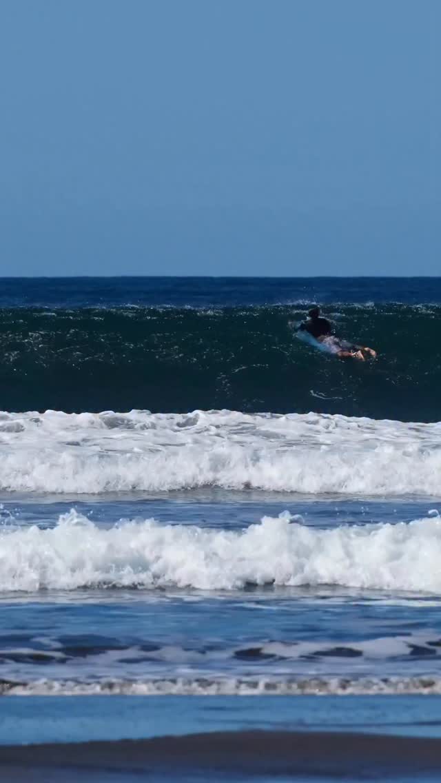 Some fun from this AM๐ด๐ด๐ด
.
.
.
๐ฅ @saulphotos99
.
.
.
#stayatthepeak #northnicapackage #naturephotography #surfing #nicaragua