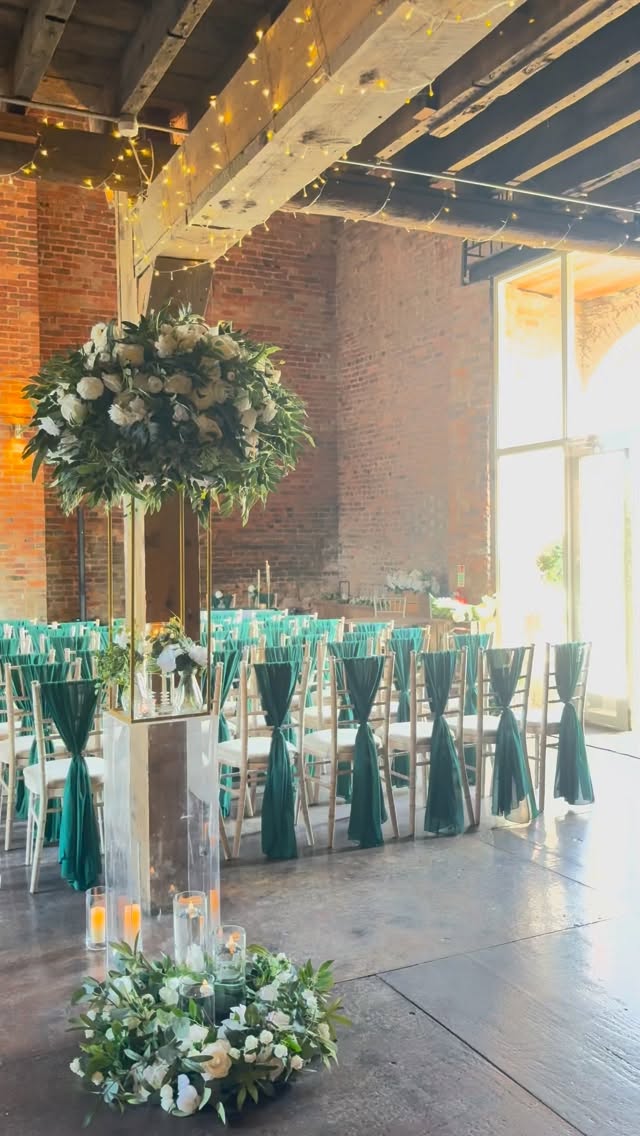 🫶🏼✨WEDDING VIBES ✨
Decor + detail 🙌🏻
Jade & Gary huge congratulations 🥂
💚 Aisle decor, sash and centrepieces
💚 arch and clients own neon
💚 place mats, charger plates and napkins
💚 place cards, table plan and numbers
Hubby & wife duo featuring our son who made me super proud!!! 💗
#wedding #weddingdecor #weddingplanning #workoutmotivation