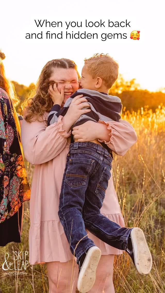 The in between moments are my absolute favorite ones.
#dfwfamilyphotographer #richardsonphotographer #planophotographer #dallasphotographers #garlandphotographer