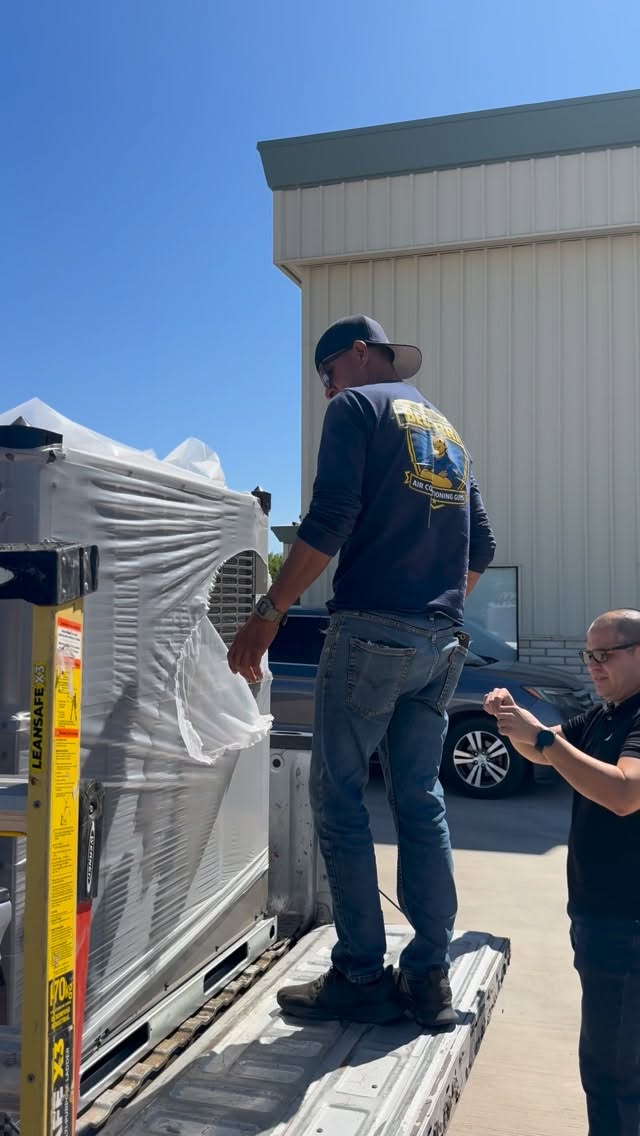 Pacakage AC Units In STOCK Niw! No espere más y obtenga su equipo nuevo ! Instalado el mismo día! Ahorre $$$ en su recibo de Luz! #becerril #elcentro #calexico #packagehp