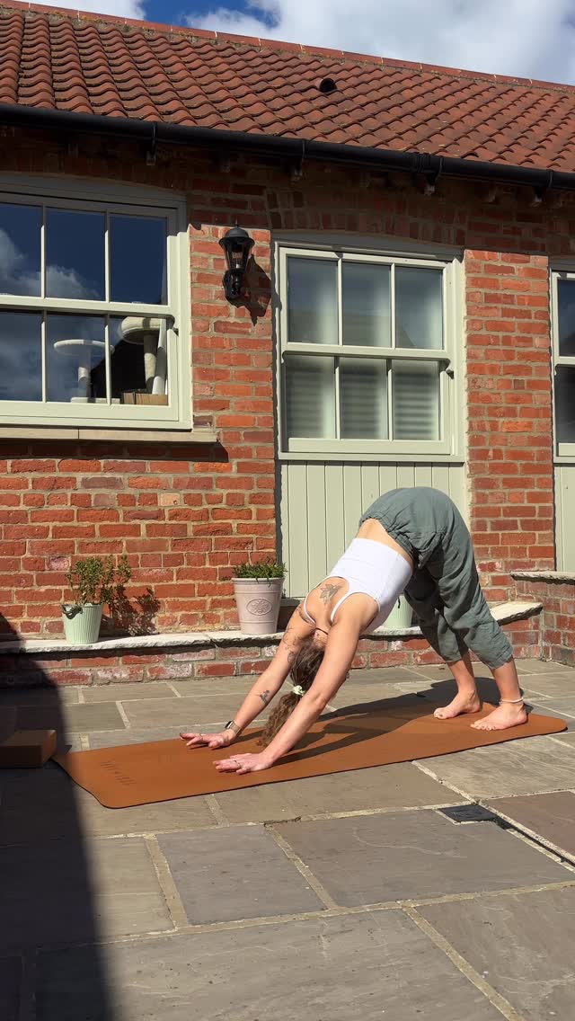 little flow in the sunshine! spring = more practice outside !! ✨🍃🌸