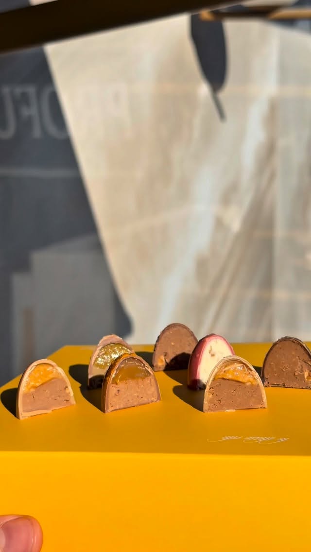 Con l’inizio della settimana santa oggi vi proponiamo una selezione di ovetti firmata Benito 🐣🐣💛
Cinque gusti che vizieranno il tuo palato in queste festività 😋
Ti aspettiamo in pasticceria!
#pasticceriabenito #pasqua2026 #tradizione