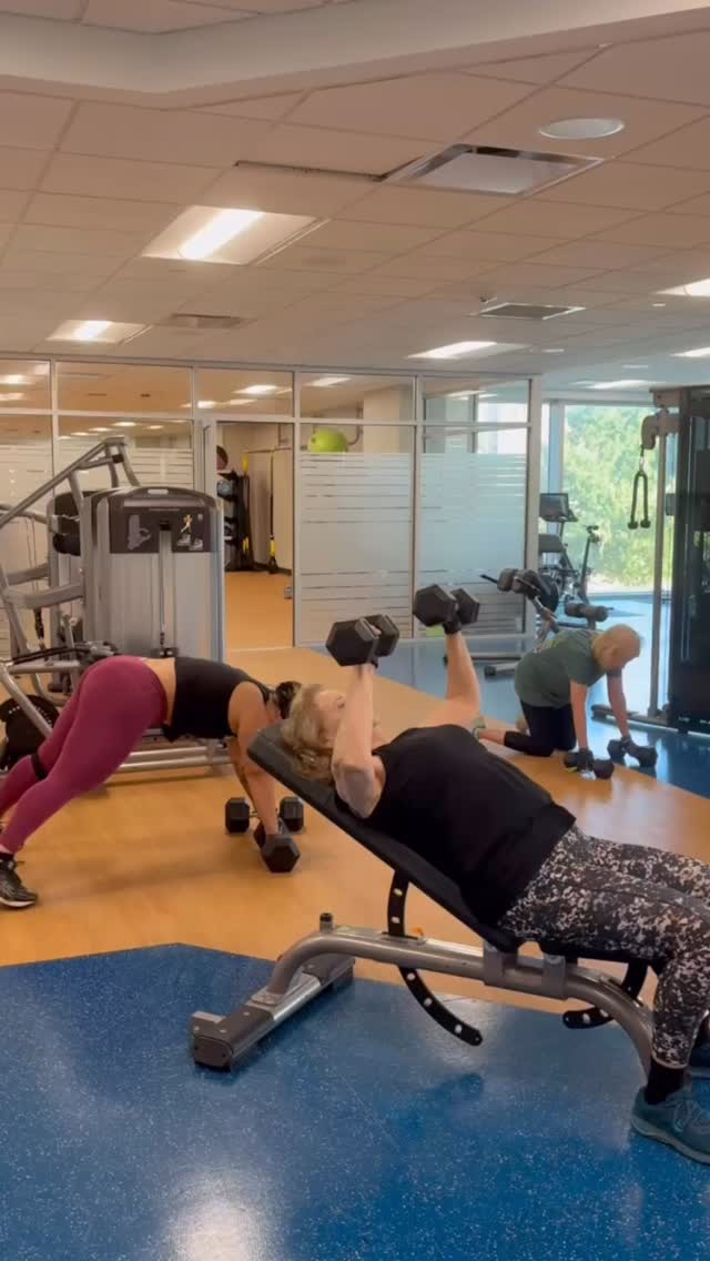 Happy World Health Day from 500 W 5th! 🌎
Come visit @mikeocpt at 500 Fit on the second floor for personal and group training classes!