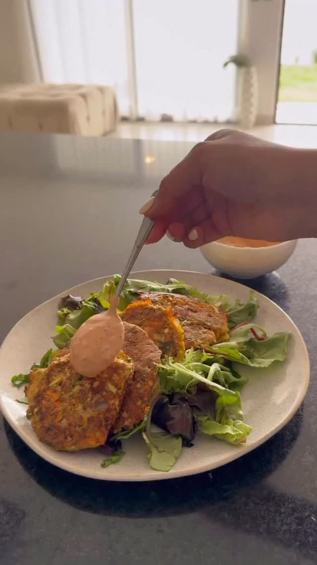 Aquí te dejamos una idea de almuerzo o cena fácil, rica y alta en proteína💪🏻 ideal para estos días de Semana Santa🐰🙌🏻
.
Receta original de @tannhealthy
#recetafit #recetasemanasanta