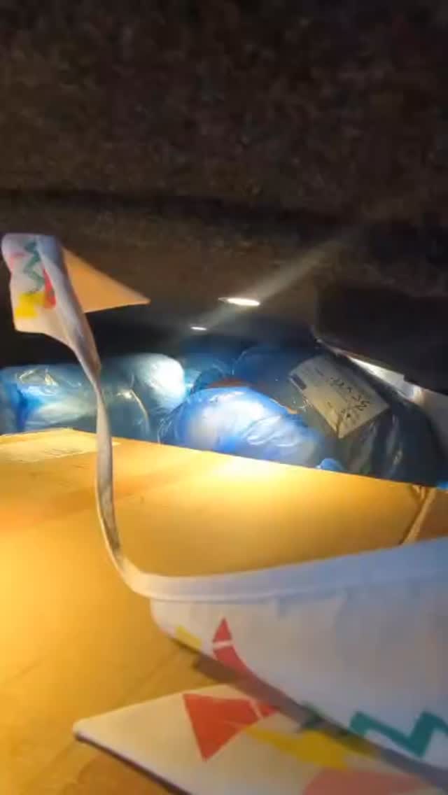 Moving our business Zeal Interiors to our new Harbourside address - Marsh Street Studios BS1
#bristol #bristolharbourside #bs2 #textilestudio #bristolcurtainmaker