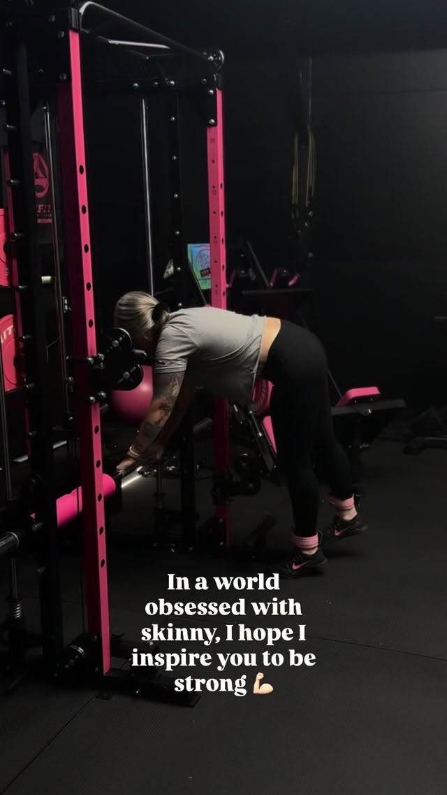 Skinny is the trend, but I was never one to follow the crowd. 💪🏻 or bust.