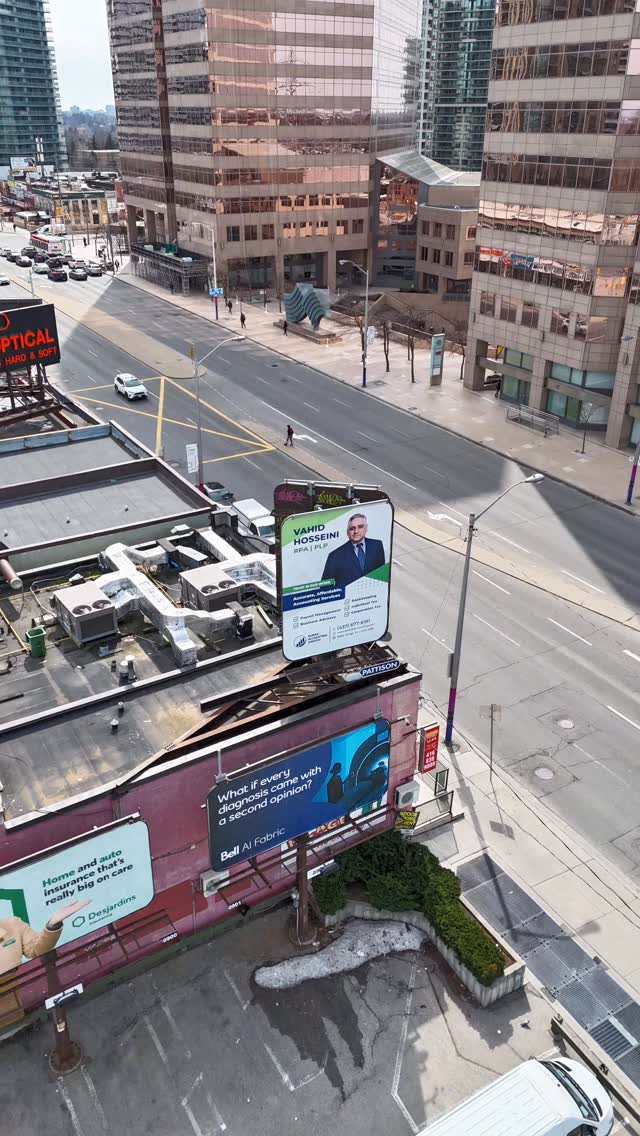 They say the average attention span is 8 seconds … so here’s a 1-second masterpiece. Blink and you’ll miss it 👀
Contact us for all your billboard and advertizing needs 📲
Billboard advertising | Toronto OOH marketing | Drone footage | Outdoor media experts | ADZ World