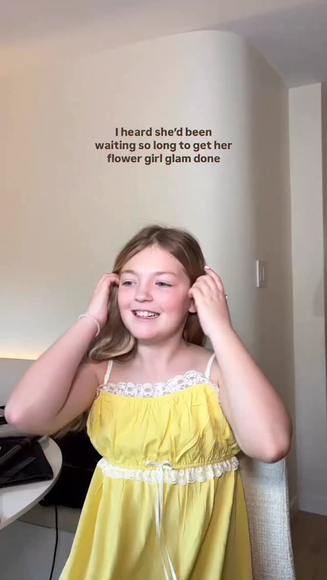 The cutest flower girl ✨ kept it age appropriate for her makeup and hair, always so precious watching them get included in the getting ready part 🥹