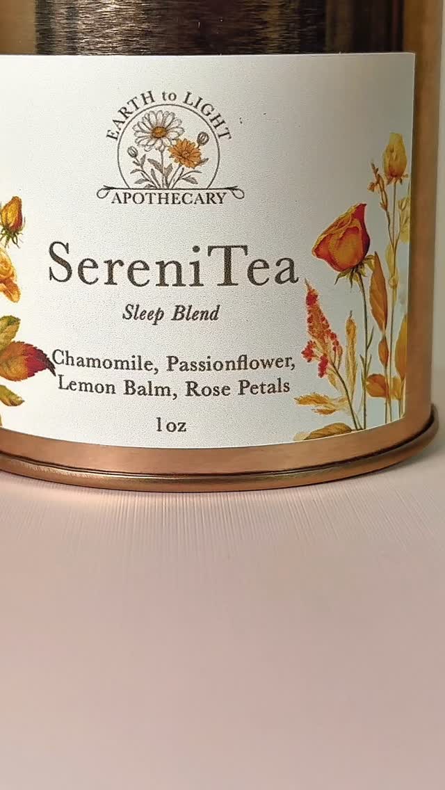 You don’t need to rush right now…
You can pause
you can breathe
you can soften
As the steam rises, your body begins to unwind.
Your thoughts slow down.
Your shoulders gently release.
This is your moment.
A warm cup of our SereniTea blend
calming your mind and soothing your nervous system.
🌿 Chamomile to relax
🌸 Passionflower to quiet the mind
🍃 Lemon balm to ease tension
🌹 Rose petals to soften the heart
You deserve a few minutes of peace tonight.
🤍 Shop now and create this moment for yourself🫖🍵
#EveningRitual
#CalmYourMind
#HerbalTea
#NervousSystemHealing
#SlowLiving