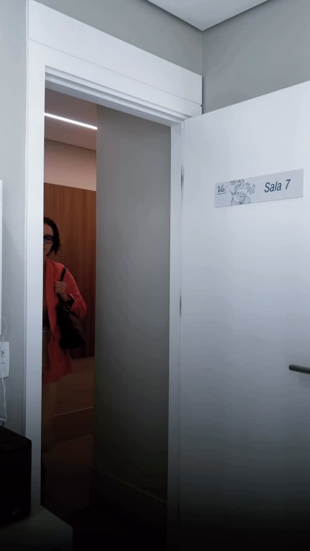 Na Vie, você encontra mais do que um atendimento médico.
Encontra um espaço onde o cuidado é real, a escuta é atenta e cada detalhe importa. Um lugar onde segurança, conforto e acolhimento caminham lado a lado, para que você se sinta amparada em todas as fases da sua vida. 🤍
📞 Canais de Contato Vie
☎️ Tel. Central: 11 3740-0970
📱 WhatsApp Central: 11 3740-0971
🌐 clinicavie.com.br
✉️ atendimento@clinicavie.com.b