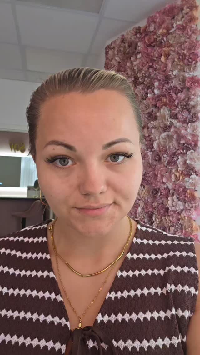 Die meisten pflegen ihre Haut komplett falsch,
weil sie ihre Haut gar nicht wirklich kennen.
#hautpflege #skincaredeutschland #skincareroutine #hautanalyse #akne