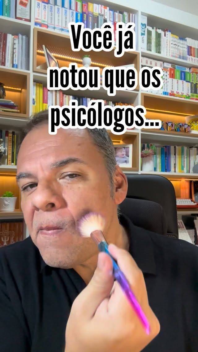 💭🤔😎
Influencer “psicólogo” ou psicólogo influencer?