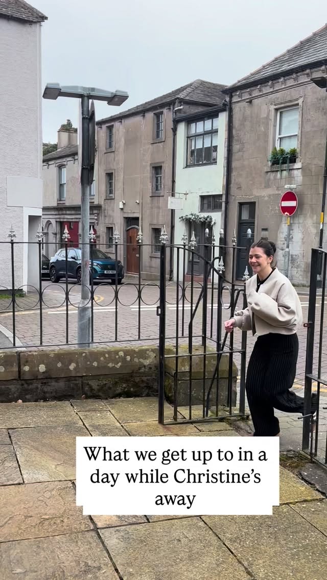 Christine: “Make sure everything’s tidy while I’m gone”
Us: “Of course 😊”
Also us 24 hours later…
🍫 eating her snacks
🗑️ ignoring the bin
🍽️ abandoning dishes
⏰ rolling in late
We tried our best… honestly 😭😂
#bridalshoplife #smallbusinessfun #mumanddaughter #behindthescenes #relatablecontent