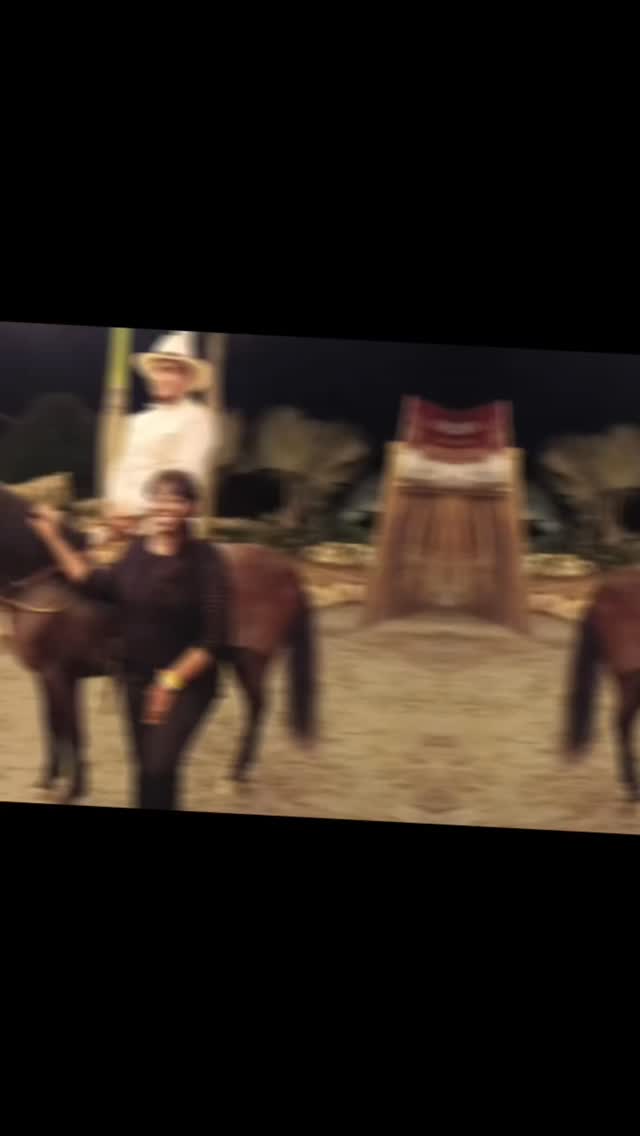 Buscas una experiencia diferente en República Dominicana?
En Parque PANACA no solo visitas… ¡LO VIVES TODO! 🐴🇩🇴
💃 Déjate llevar por el ritmo del merengue en vivo, donde conocerás su historia… pero lo mejor 👉 ¡también lo vas a bailar!
🐾 Conecta con la naturaleza:
🐃 conoce el búfalo (sí, aunque no es típico de aquí 😍)
🐰 alimenta conejitos
🐴 comparte con adorables ponys
🌟 Y prepárate para el momento MÁS esperado:
🎭 Show Travesía
Un espectáculo mágico con más de 14 caballos de paso fino 🐎✨
Una historia hermosa de una niña que sueña con tener su caballo… y juntos recorren el mundo 🌎❤️
👉 Cultura, emoción y un mensaje que te va a tocar el corazón
👨👩👧👦 Ideal para toda la familia
📸 Un lugar diferente, lleno de vida y recuerdos inolvidables
¿Te animas a vivirlo?
#Panaca #PuntaCana #johanatravel #Merengue #TurismoRD