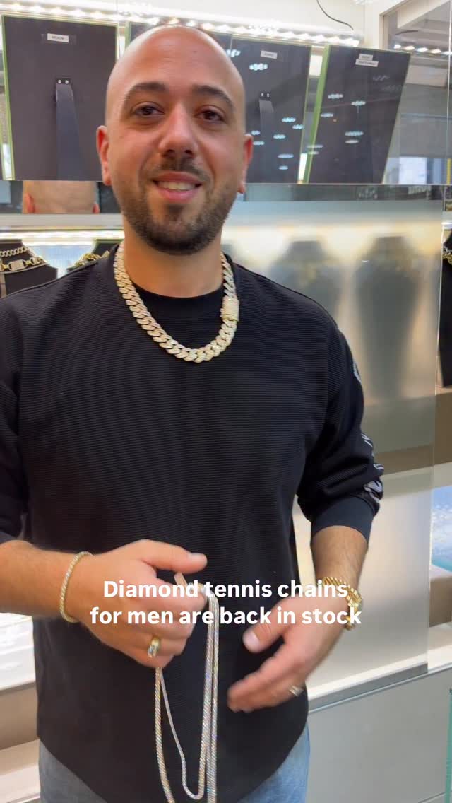 Get yours now -> as is or with your favourite pendant
#tennischain #tennisketting #antwerpen #luxurylifestyle #diamondtennischain