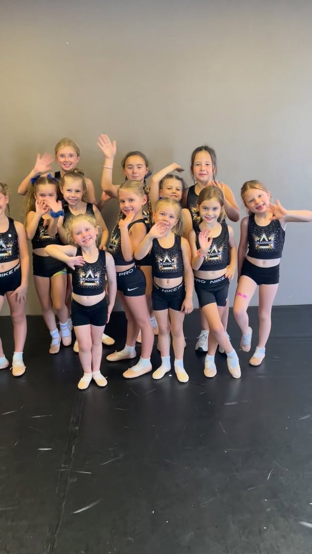 Have a great holidays everyone! 💛💙🐰
#bradshawfamily