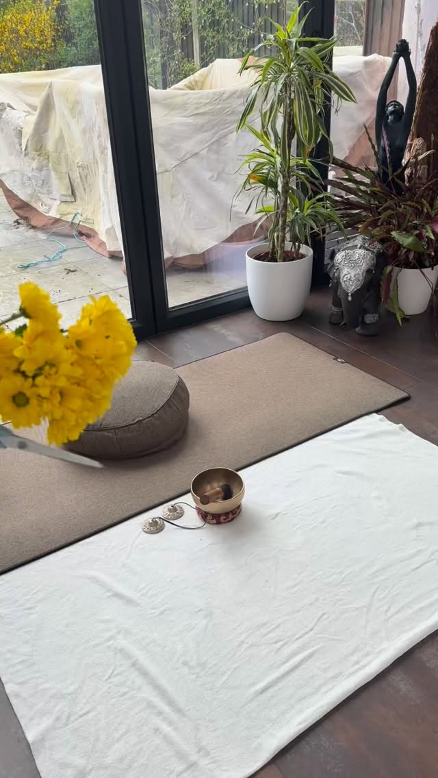 Creating the centrepiece for the opening ceremony of my Embracing Joy Day Retreat in London.
This retreat day is about reconnecting to joy… learning how to find it again when we feel low, or when it feels just out of reach.
A gentle reminder that joy is always within us. Sometimes it’s just hidden behind the clouds.
Join me on the 25th of April to soften, explore, and embrace the joy that already lives within you.
Book via the link in my bio.
#LondonWellness #LondonYoga #LondonRetreats #londonevents #DayRetreatLondon