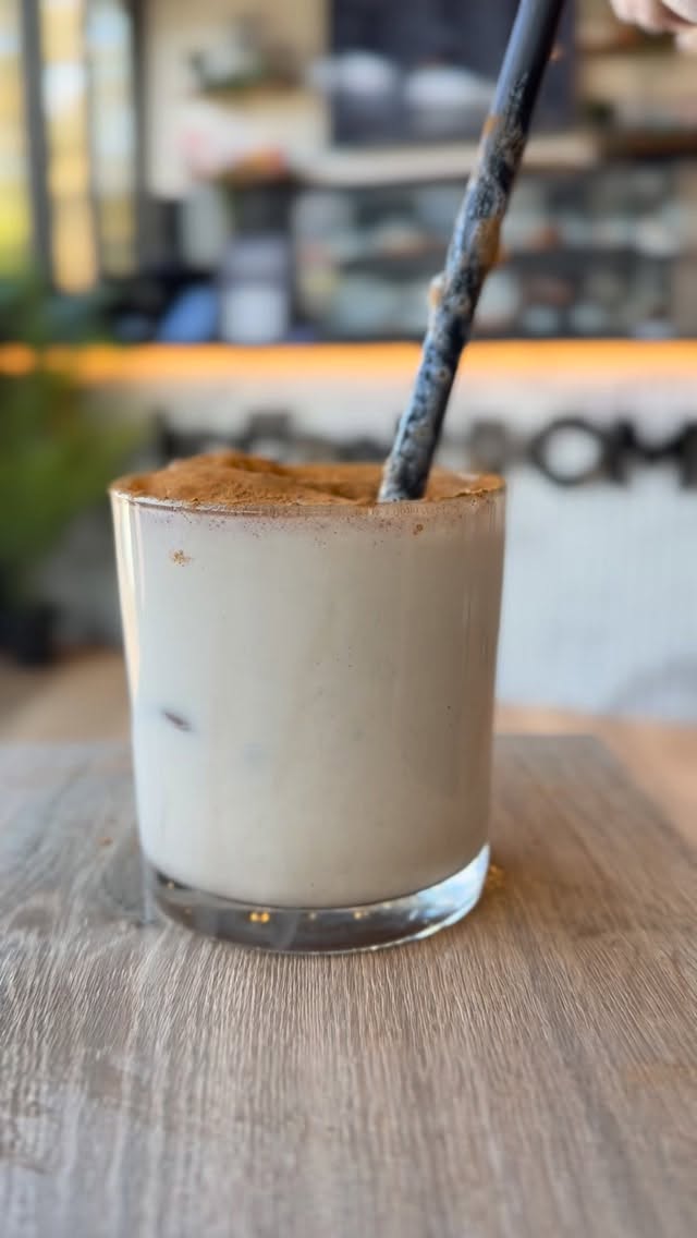 🤎🤍 ASMR ICED CHAI LATTE 🤎🤍 #asmr #chailatte #icedlatte #iced