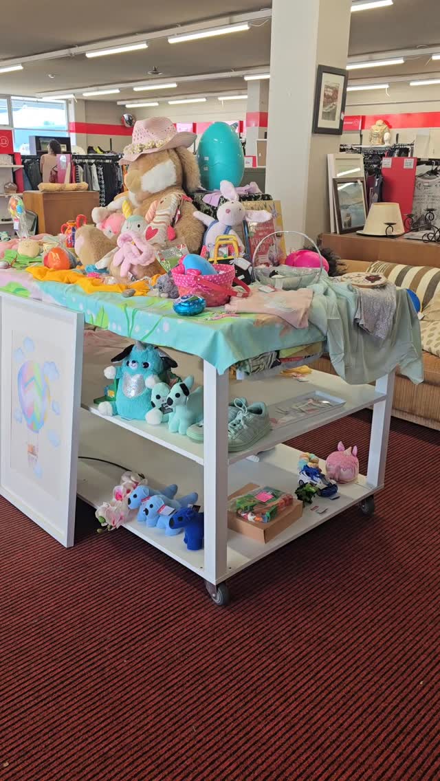 We are sooooo happy with our CAUUUUTE easter display 🐇🐥🐰🐣🐦🦩🌸⚘️
We are also looking forward to our easter egg hunt in store on Saturday AND Monday!
#happyeaster🐰