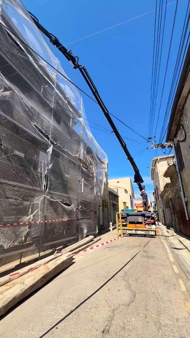 🌱Rénovation totale d’une toiture dans le cœur d’un joli village gardois🌿 #gard #renovation #renovationmaisonancienne #bois #ossatureboischarpente