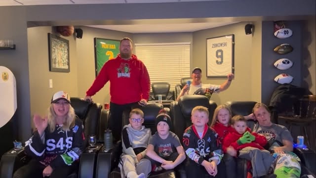 CROMIE CROMIE ! He’s in your head ! #effingterrible #hockeyisfamily #bemoredragon