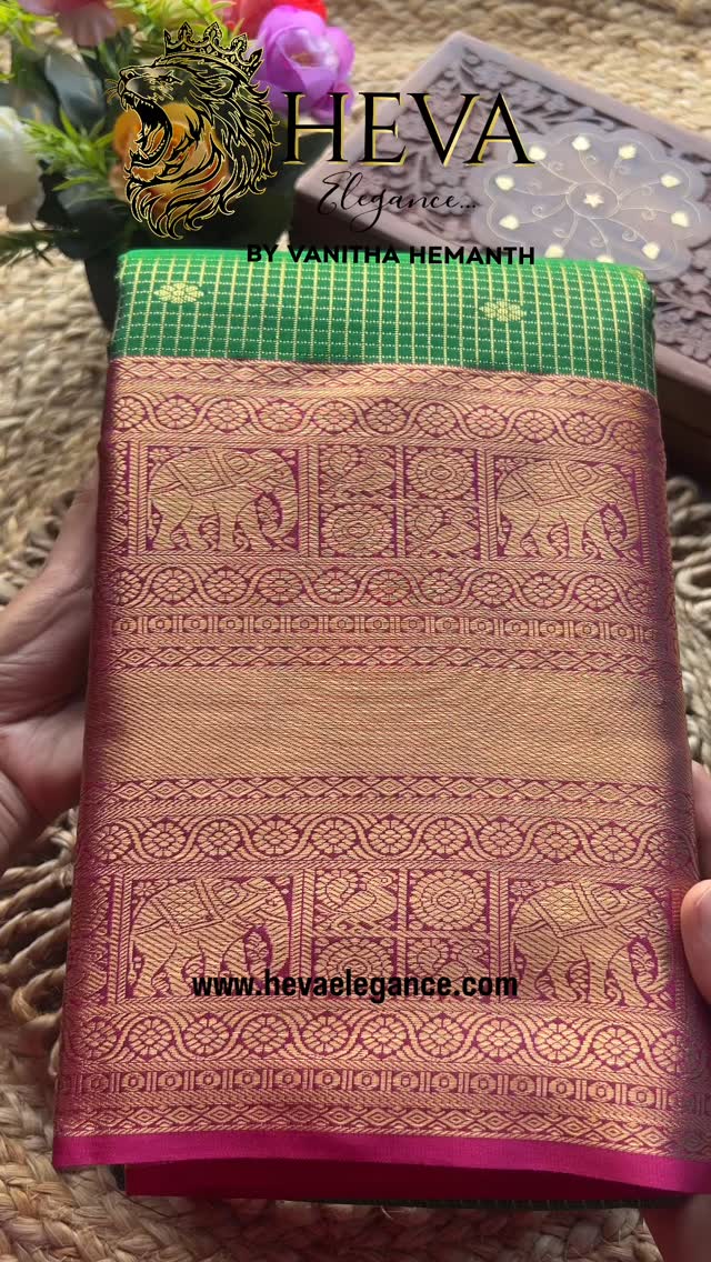 Pure mix kanchivaram silk saree🌸
Order number : 6364848738
Or DM on Instagram
Shop now @www.hevaelegance.com
#silksaree #saree #wholesalesarees #viral #vintagesarees