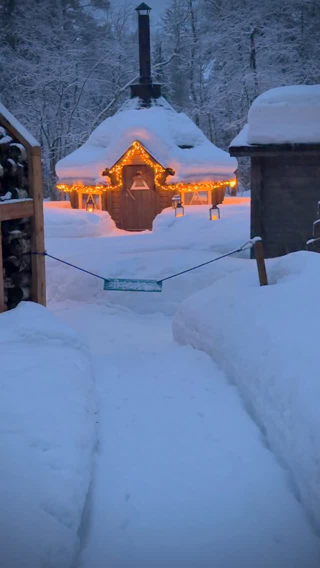 Our Arctic Spa guests wanted to meet our little crazy monster.
#visitlapland #levilapland #finnishlapland