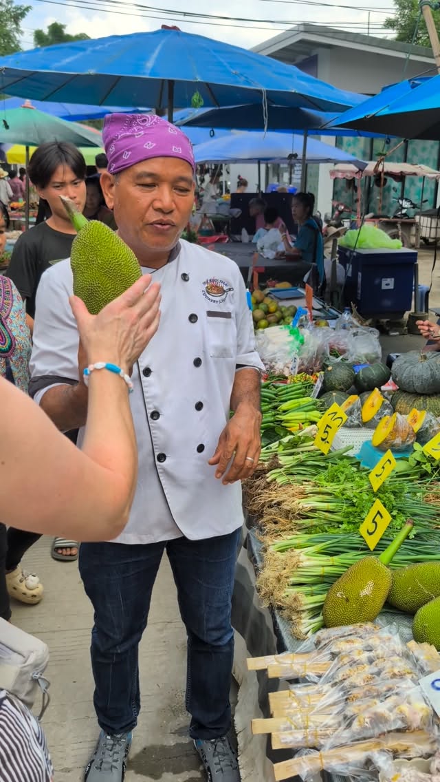 Local market tour with @thebest_thaicookingcourse
Book your spot now at www.thebestthaicookongcourse.com
#chiangmai #cooking #thaicookingcourse #activities #thaifood