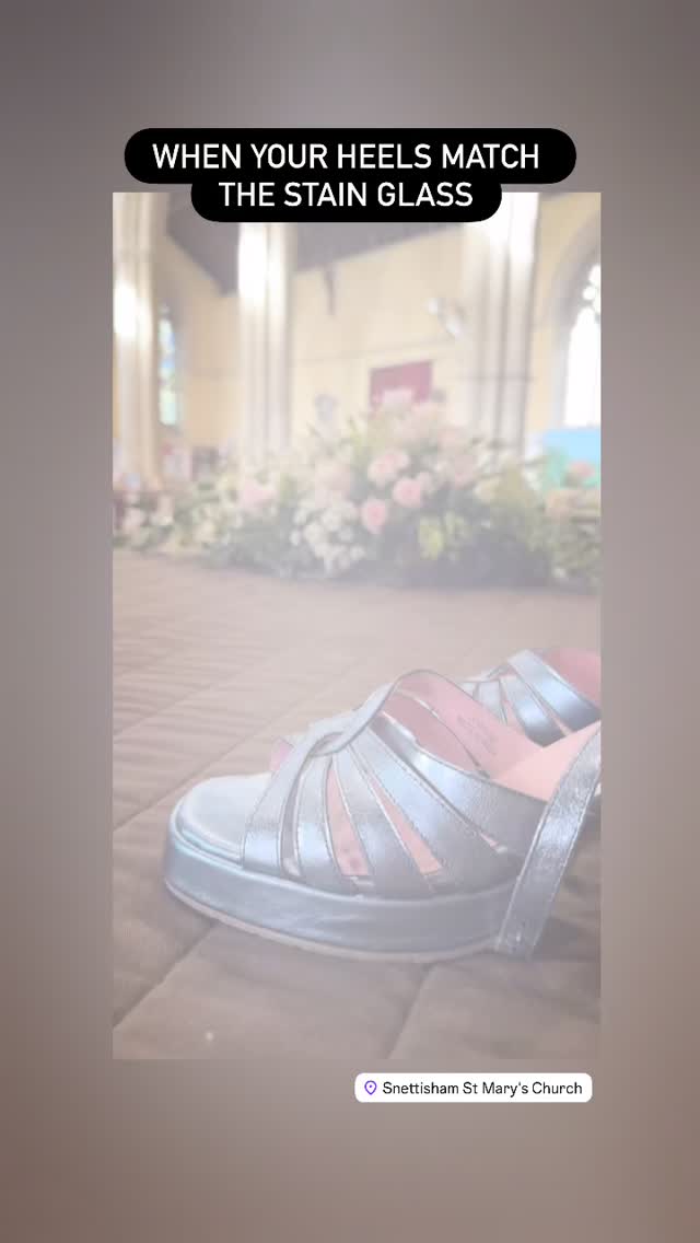 🎻 Lovely spring wedding full of joy and love 💕 Thankyou Rachael & Graham for inviting me to play.
#weddingviolinist #norfolkwedding #joanieclothing