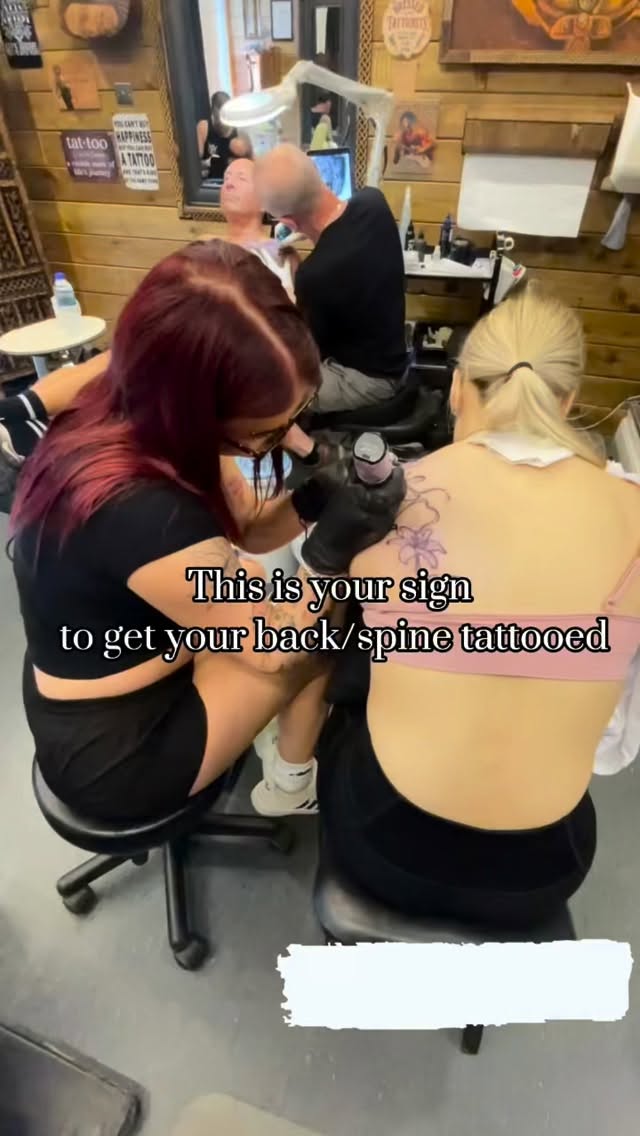 Thinking of getting a tattoo for the summer? Back/Spine tattoos as the ones to really show off! β¨
#tattoo #tattooartists #hertfordshiretattoo #backtattoo #spinetattoo