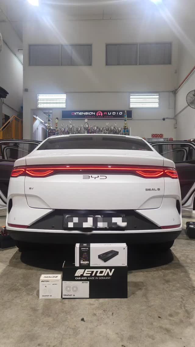BYD Seal 6 Audio Setup
⭐ ETON GRAPHIT 28 Tweeter
⭐ ETON GRAPHIT 16 Midbass
⭐ HELIX AMPLIFY 206 DSP AMPLIFIER
HELIX DSP amplifier is connected to original amplifier via plug and play harness to ensure seamless and no hassle installation.
#dimensionaudio
#harrioxgroup
#audiotecfisher
#etonaudio
#bydsingapore