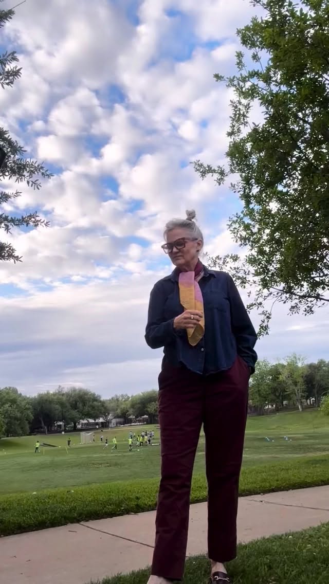 My son texted me this morning that it’s a new day. ☀️I’m getting dressed to meet my husband‘s boss so that they can come take his work truck 🛻 away. It’s just one change after the other, a whole new life ahead of me. And when I got in the car and saw the sun 🌞 behind me, the trees green around me, and the sky, that was amazing… I felt his hand in mine. I’m gonna be OK… Sounds cliché. Most days I can barely breathe. But then this deep gratefulness 🙏 overwhelms me, and I get up and go… Denim and burgundy with a splash of yellow, that’s my look today. As the sun ☀️ rises on all of us faithfully, every single morning.#thymemag #faithful #newday