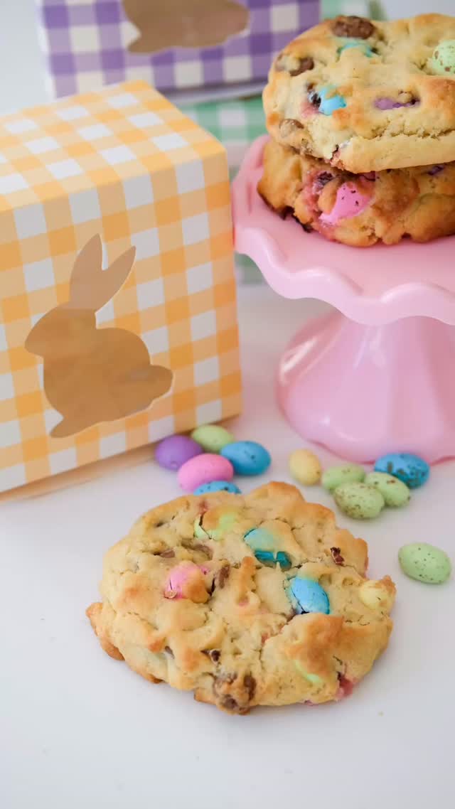 Get them before theyβre gone !
#chocolatechipcookies #eastercookies #speckeledeggcookies