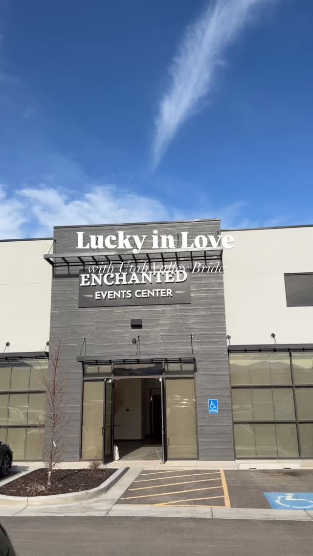 I had such a wonderful time providing music for @utahvalleybride’s Lucky in Love event a couple weeks ago!
Such a fun evening with some incredible local vendors 🍀🤍
@mk.eventco_
@enchantedeventscenter
@paperandpetalsfloral
@danboothslc
@indigo.utah
@specialty.linens.utah
@peaksoundut
@zaana.jewelry
@buildinghealthyfoundations
@kimberlycrookphoto
@crisp.catering
@bellavitacontent