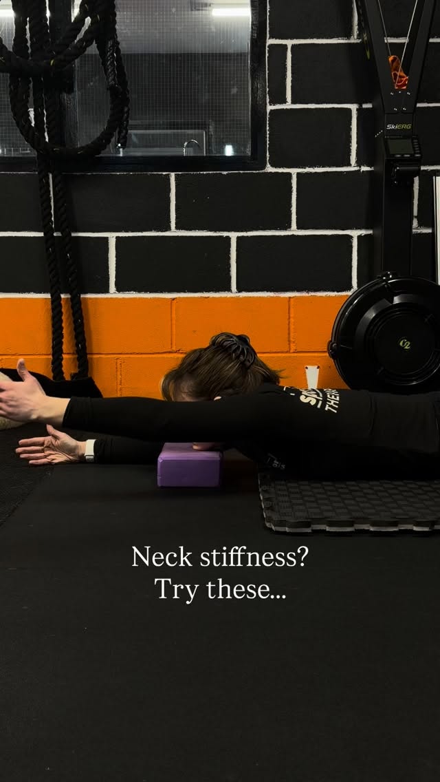 Get your double chins out 😜
Heather’s been doing some easy and controlled neck stretches this week to ease some neck and upper shoulder tension 🙌🏼
*be cautious of any sudden pain or discomfort - unsure what to do, ask us!
#neckstretches #selbyphysoo #selbysports #selbygymuk