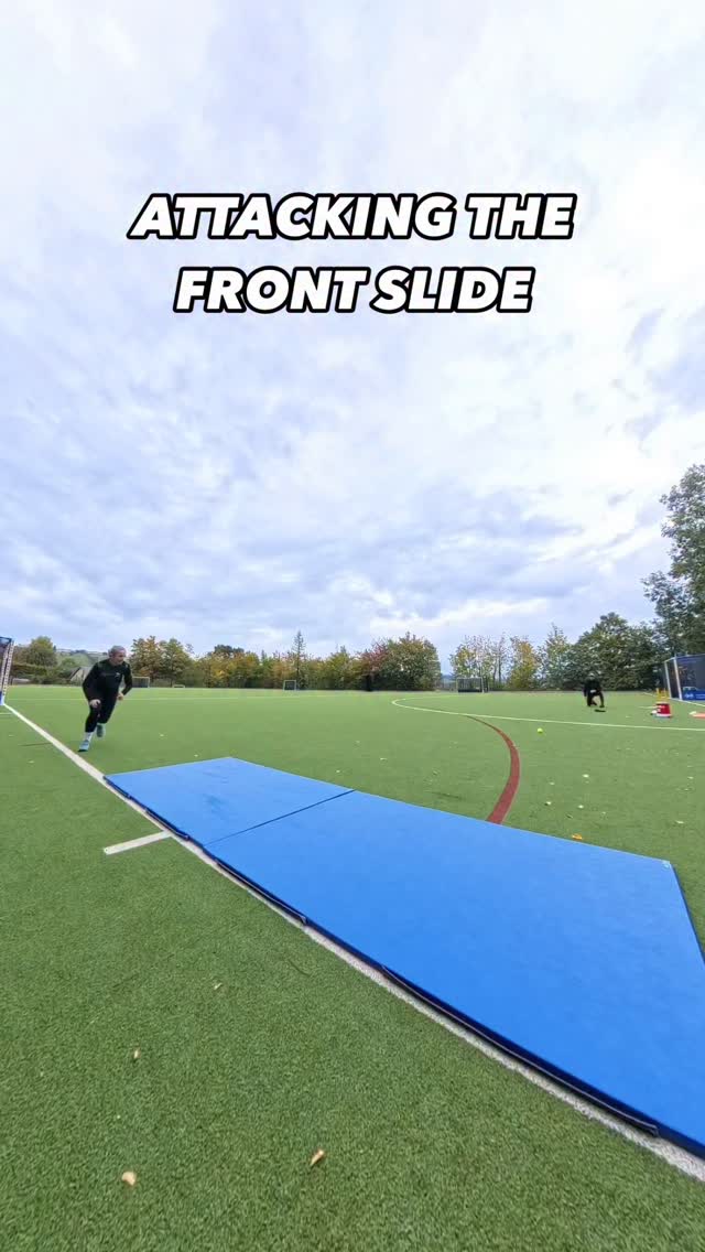 FRONT SLIDE 🛝
Q. What does it say about a fielder if they are both willing and able to commit to stoping a ball on their front side?????
Let me know your thoughts below 👇
FYI this is the most neglected and under used ground fielding technique (a questionnaire sent to 112 youth club/county coaches in 2024).
#fielding #cricket #athletic #movement #speed #slide
