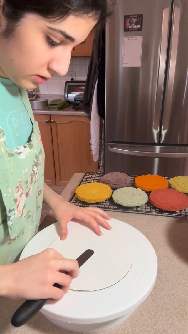 Baking a Rainbow Cake for the first time! So grateful for this order! 🥰
Have you ever seen a NATURALLY dyed rainbow cake?!? 🌈
#bakingwithneekta #glutenfree #homebakery #rainbow #dairyfree