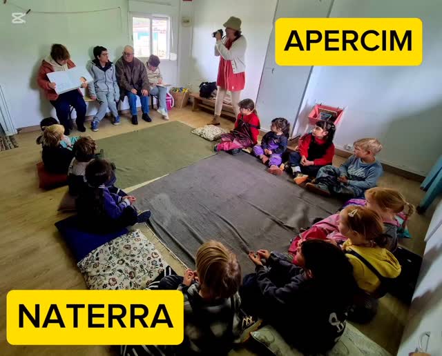 Ao longo da nossa existência como projeto Naterra temos vindo a desenvolver algumas actividades em parceria com a APERCIM - Associação para a Educação e Reabilitação de Cidadãos Inadaptados de Mafra. Trata-se de uma Instituição Particular de Solidariedade Social (IPSS) que, desta vez, fez uma candidatura ao instituto nacional de reabilitação que está a apoiar o projeto - "A vida é lá fora" - e que pretende incentivar a desinstitucionalização e a inclusão na comunidade através de ações simples com diversos parceiros.
O Naterra é um deles e acaba por desenvolver um trabalho transgeracional ambiental com algumas pessoas com necessidades educativas especiais da zona de Mafra.
Desta vez contámos com a presença da Diana, da Ana Teresa, do João e do André que através do CACI (Centro de Atividades e Capacitação para a Inclusão) - que faz parte das respostas sociais da APERCIM - nos veem, de vez enquando, contar uma história.❤️
Por outro lado, o Telmo, o João e o Jaime vieram-nos ensinar alguns Jogos Tradicionais onde participámos em equipa no espaço floresta.
Foram momentos muito bonitos de partilha, respeito e amizade.
Obrigada❤️✨