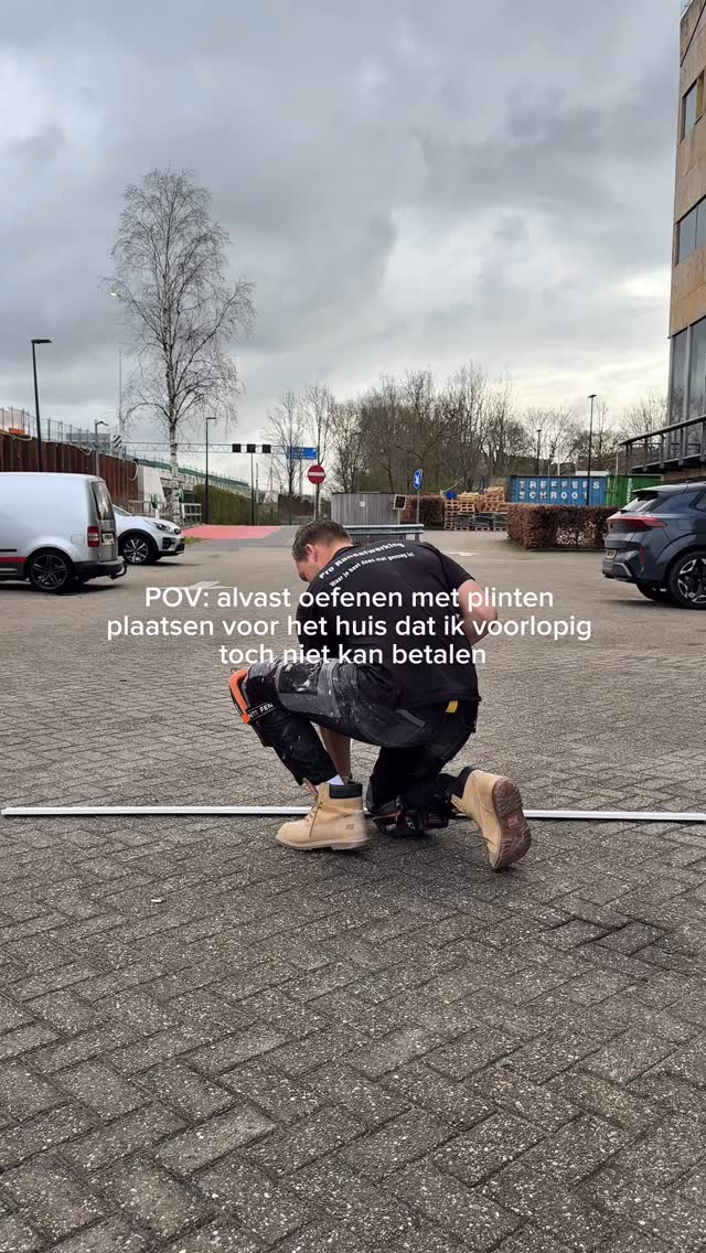 Voorbereiding is het halve werk tochβ¦ π³ Volgen jullie ons al op Tiktok? #plinten #woningmarkt #interieur #vakwerk #renovatie