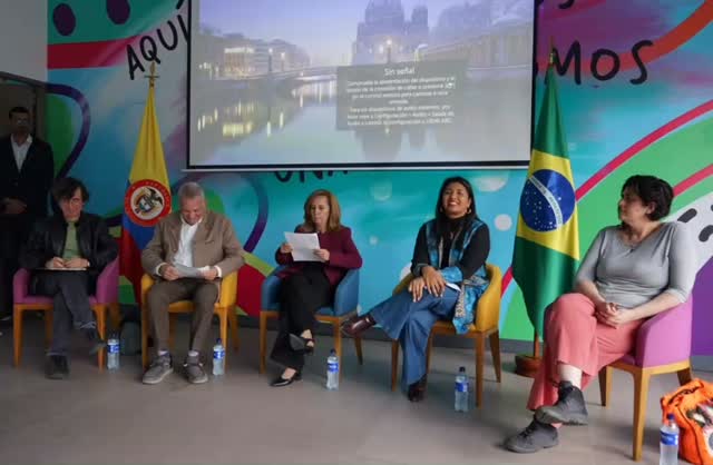 🇧🇷Brasil brillará en el FICCI 65
con cine, samba y sabor🇧🇷
💃Brasil llega al Festival Internacional de Cine, que se llevará a cabo del 14 al 19 de abril en Cartagena de Indias, como país invitado con una apuesta cultural más allá de su participación cinematográfica: música, industria, gastronomía, samba y capoeira.
Nos visitarán cerca de 70 profesionales provenientes de diferentes regiones de Brasil como Río de Janeiro, São Paulo y Río Grande del Sur.
Los invitados brasileros estarán en espacios claves del festival como ruedas de negocios, encuentros de networking y actividades de industria. Se destacan representantes de productoras como Promovere y Utopia Docs.
Y así, entre imagenes, ritmo y tradición, se despliega Brasil en el #FICCI 65, llevando el cine y su cultura al centro de la conversación en Cartagena.
Nota con más detalles en www.lachaza.com
#FICCI65 #Brasil #Cartagena #paísinvitado